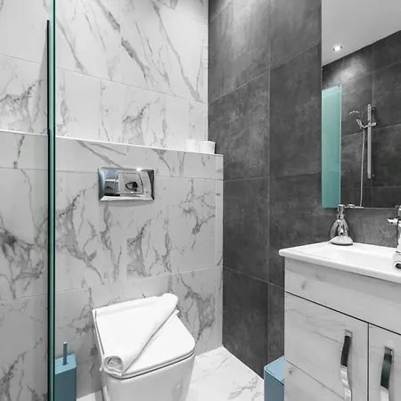 Denizen, Nilie Hospitality Mgmt Apartman *