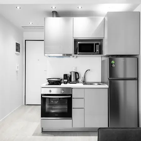 Denizen, Nilie Hospitality Mgmt Apartman