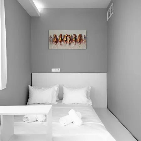 Denizen, Nilie Hospitality Mgmt Apartman *